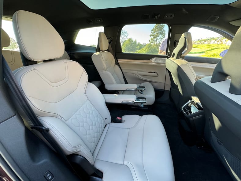 Center Row Captains Chairs In The 2025 Volvo Ex90