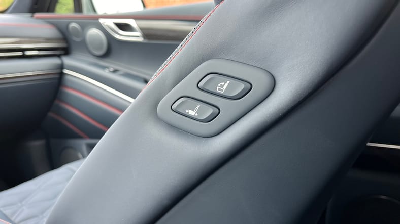 We Love These Buttons To Move The Passengers Eat In The 2025 Genesis Gv80 Coupe