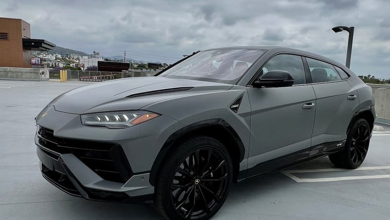 Lamborghini Urus S Front End Luxury Suv