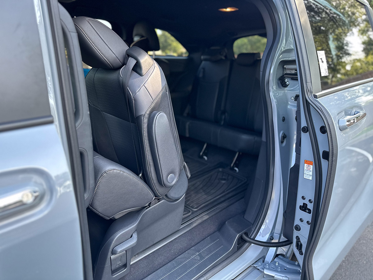 A Girls Guide To Cars | A Mom'S Take On Why The Toyota Sienna Minivan Is So Popular - Moving Seats Toyota Sienna Woodland Edition Holli Fourniquet