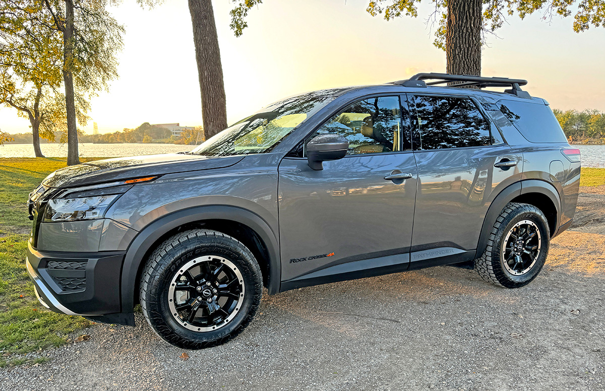 Side View Of The 2024 Nissan Pathfinder Rock Creek. 