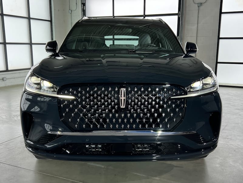 The New Front Grille Of The 2025 Lincoln Aviator