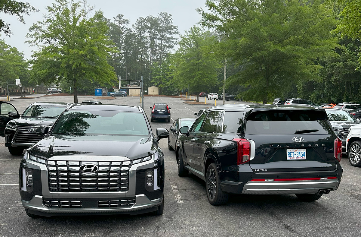 The Hyundai Palisade And The Kia Telluride Side By Side. 