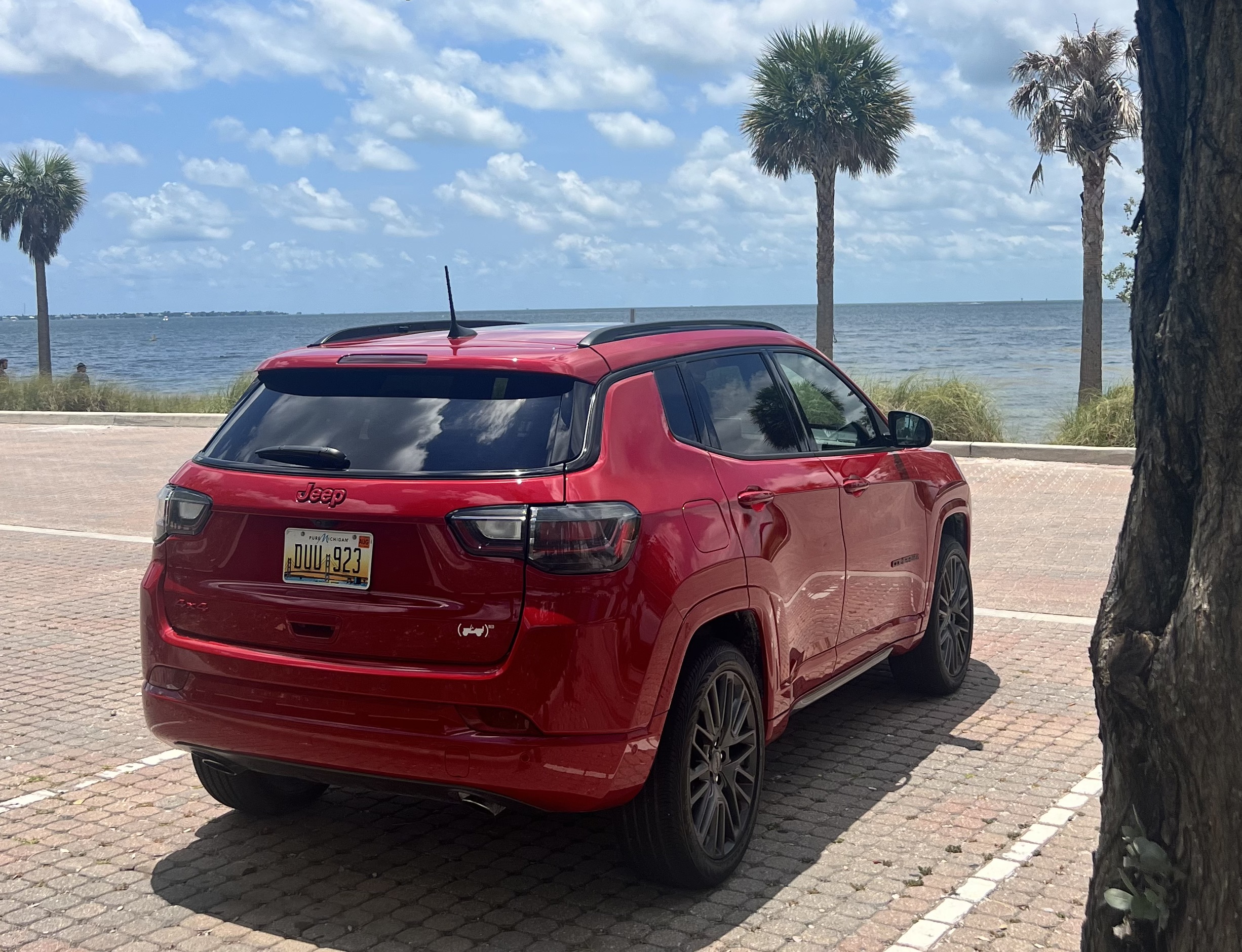 The Rear End Of The Jeep Compass Shows Off Its New Tail Lightsjpeg