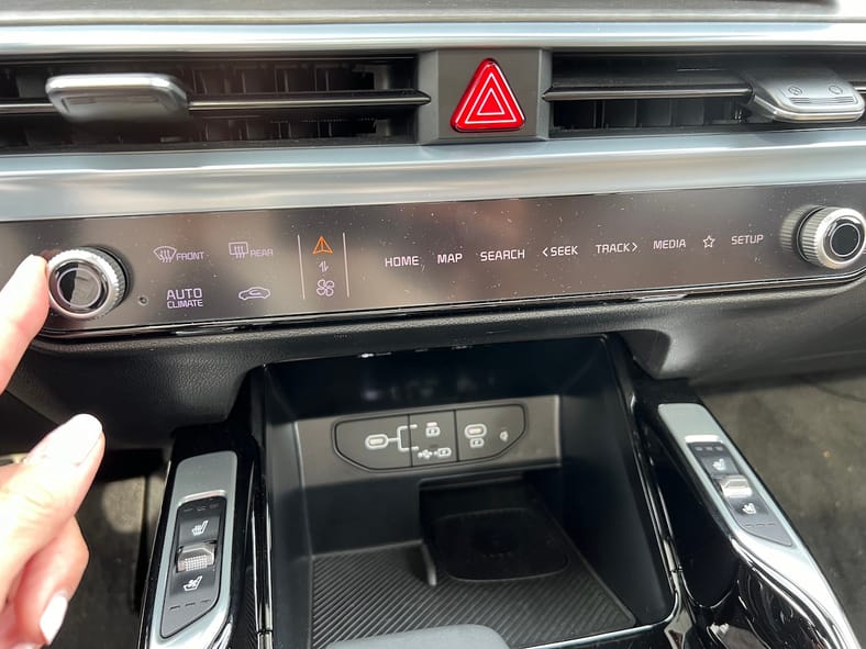 This Panel Can Be A Bit Confusing In The Kia Sorento X-Pro